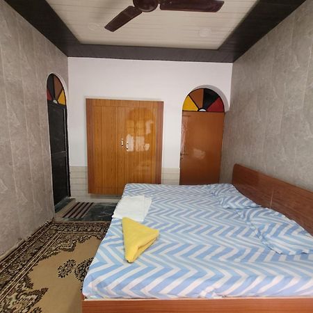 Pushpa Vatika Hotel Faizabad Luaran gambar