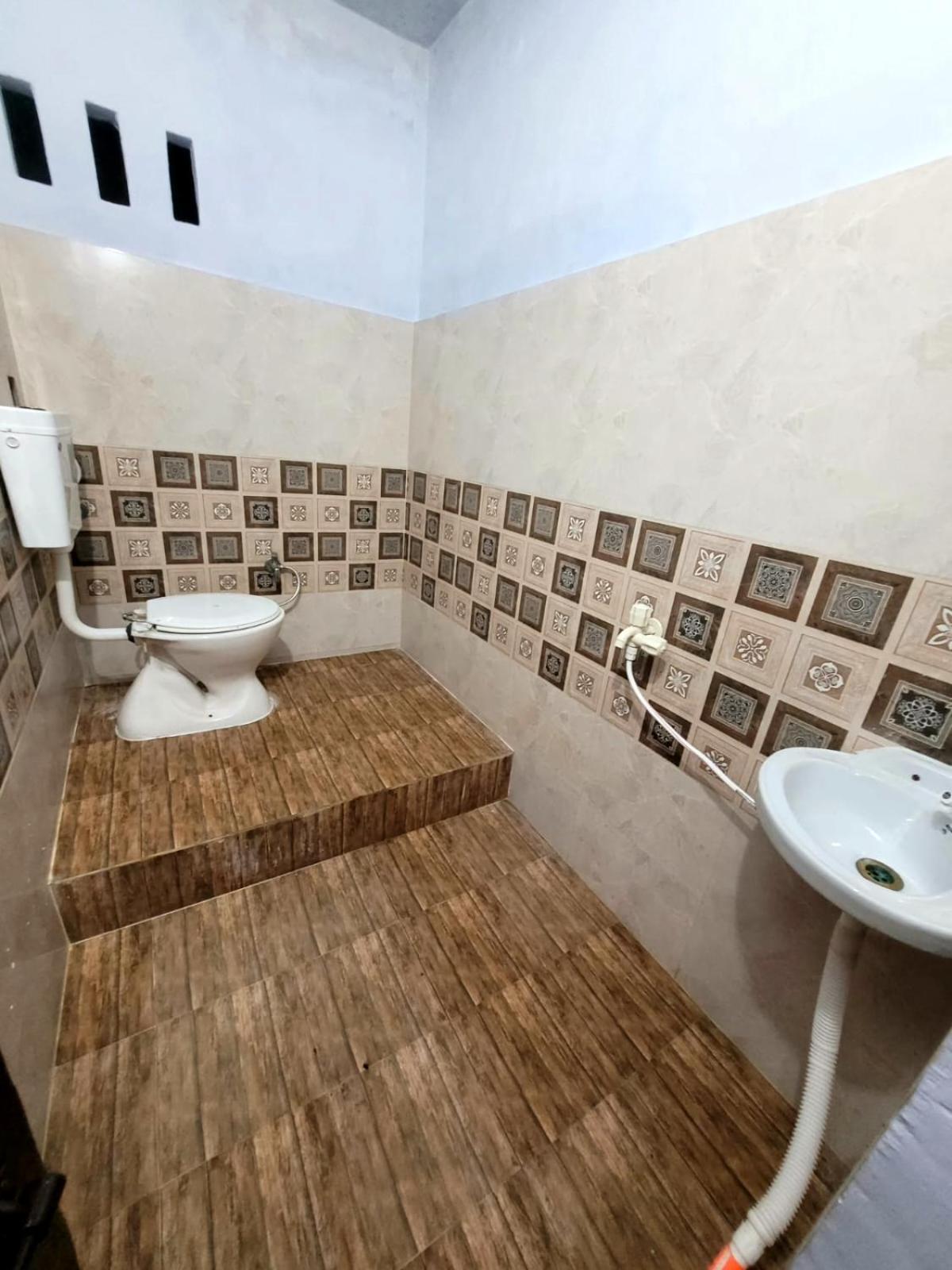 Pushpa Vatika Hotel Faizabad Luaran gambar