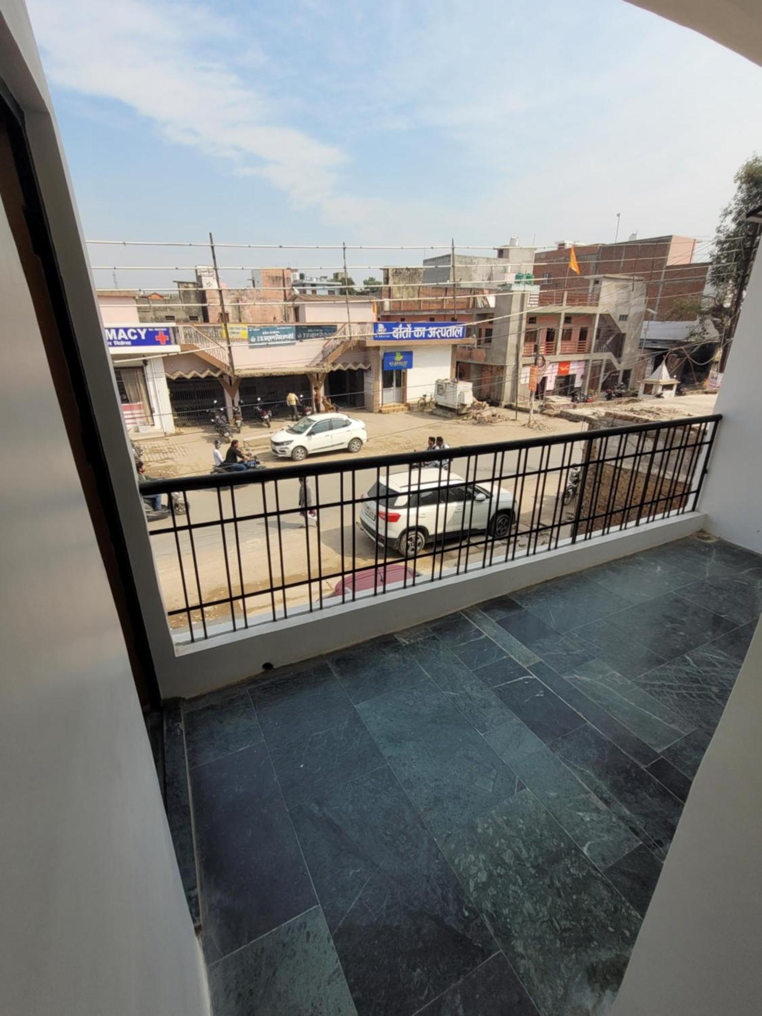 Pushpa Vatika Hotel Faizabad Luaran gambar