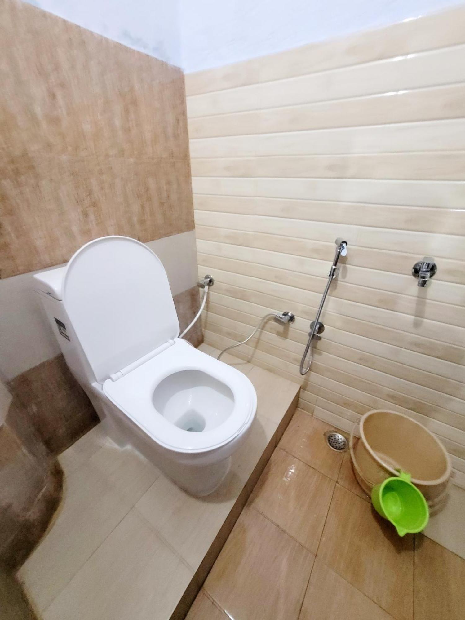 Pushpa Vatika Hotel Faizabad Luaran gambar