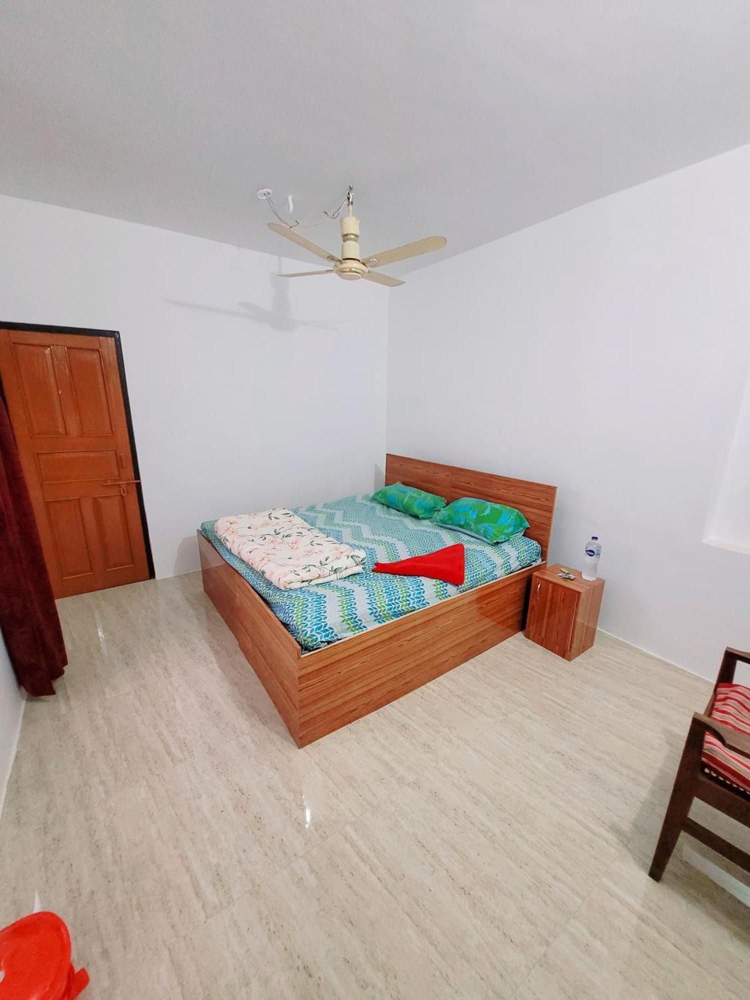 Pushpa Vatika Hotel Faizabad Luaran gambar