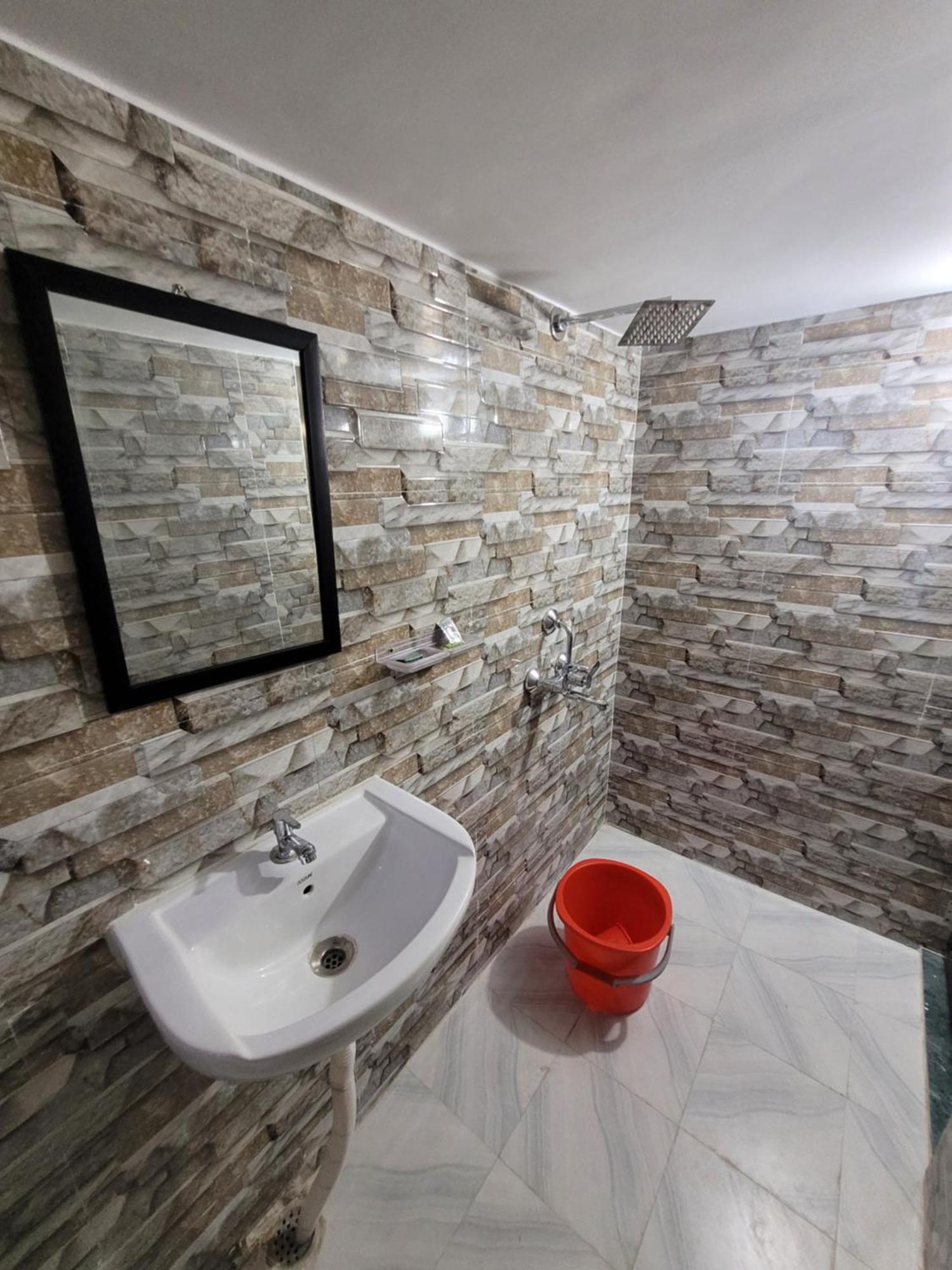 Pushpa Vatika Hotel Faizabad Luaran gambar